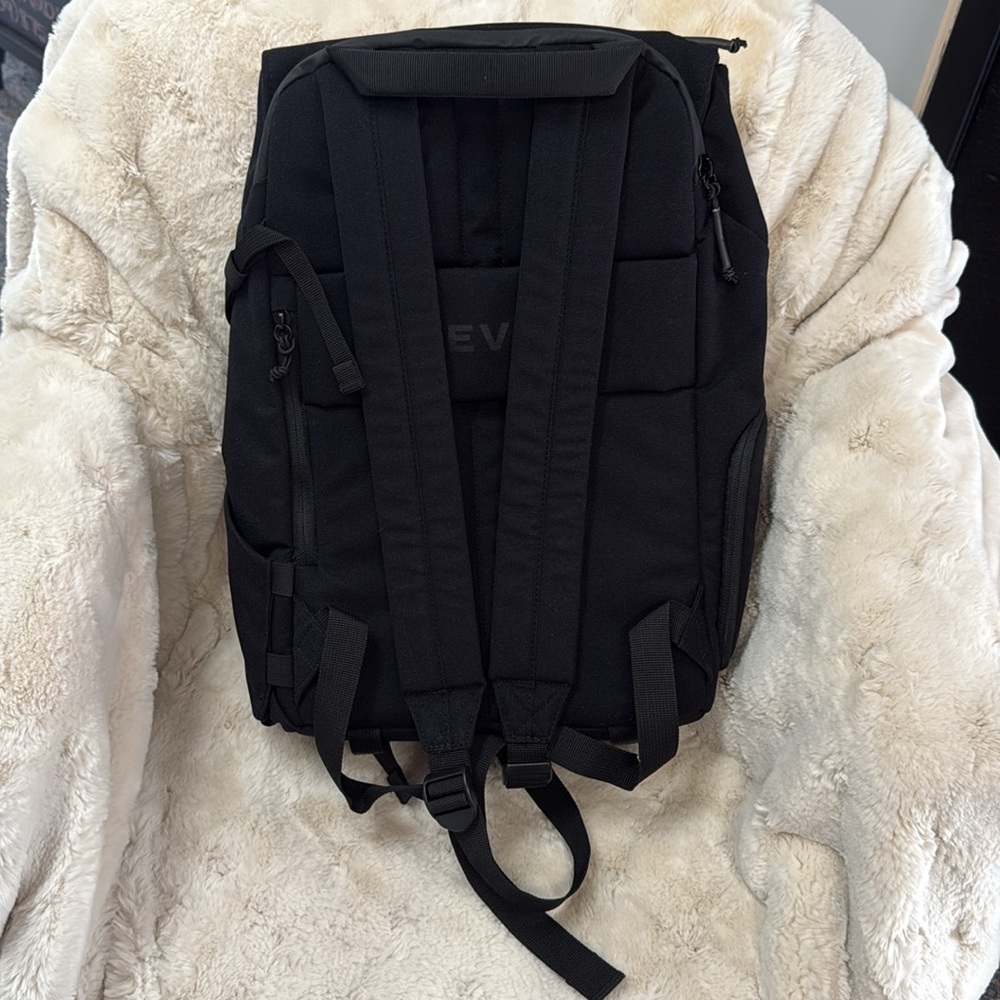 Brevite The Runner Camera Backpack - image 6